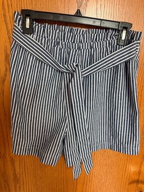 Andree by Unit Striped Tie-Waist Women's Shorts - Navy and White